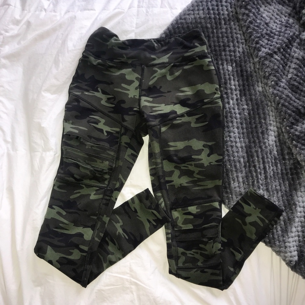 Athletic Mesh Detail Leggings
